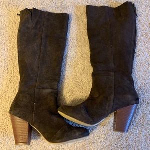 Heeled knee high boots